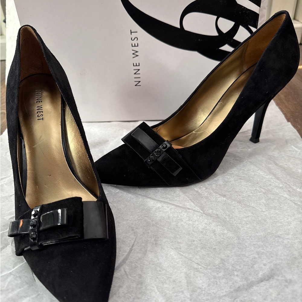 Nine West Black Heels with Glossy Bow Accent